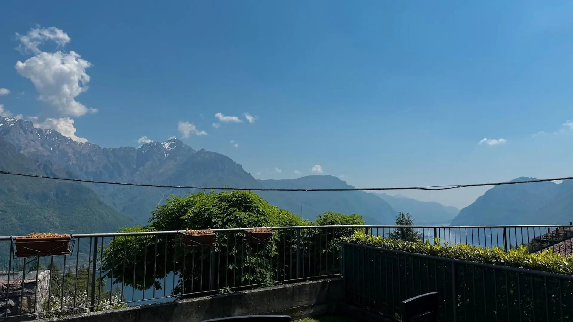 Civenna La Gioiosa Apartment With Garden Terrace